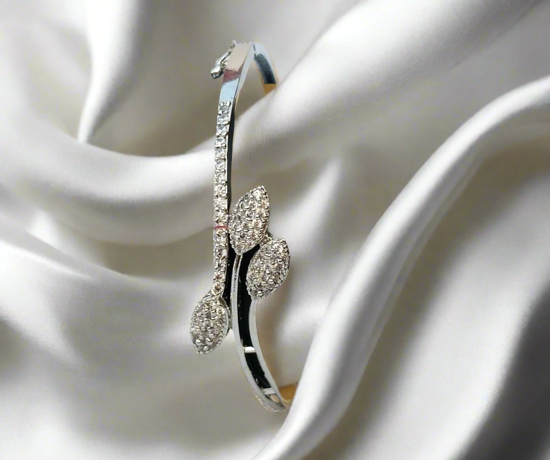 Unique Silver Zircone Braceltes